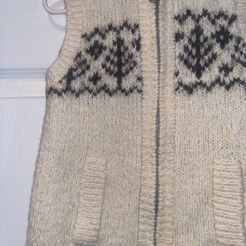 GAP sweater vest - Picture 2 of 6